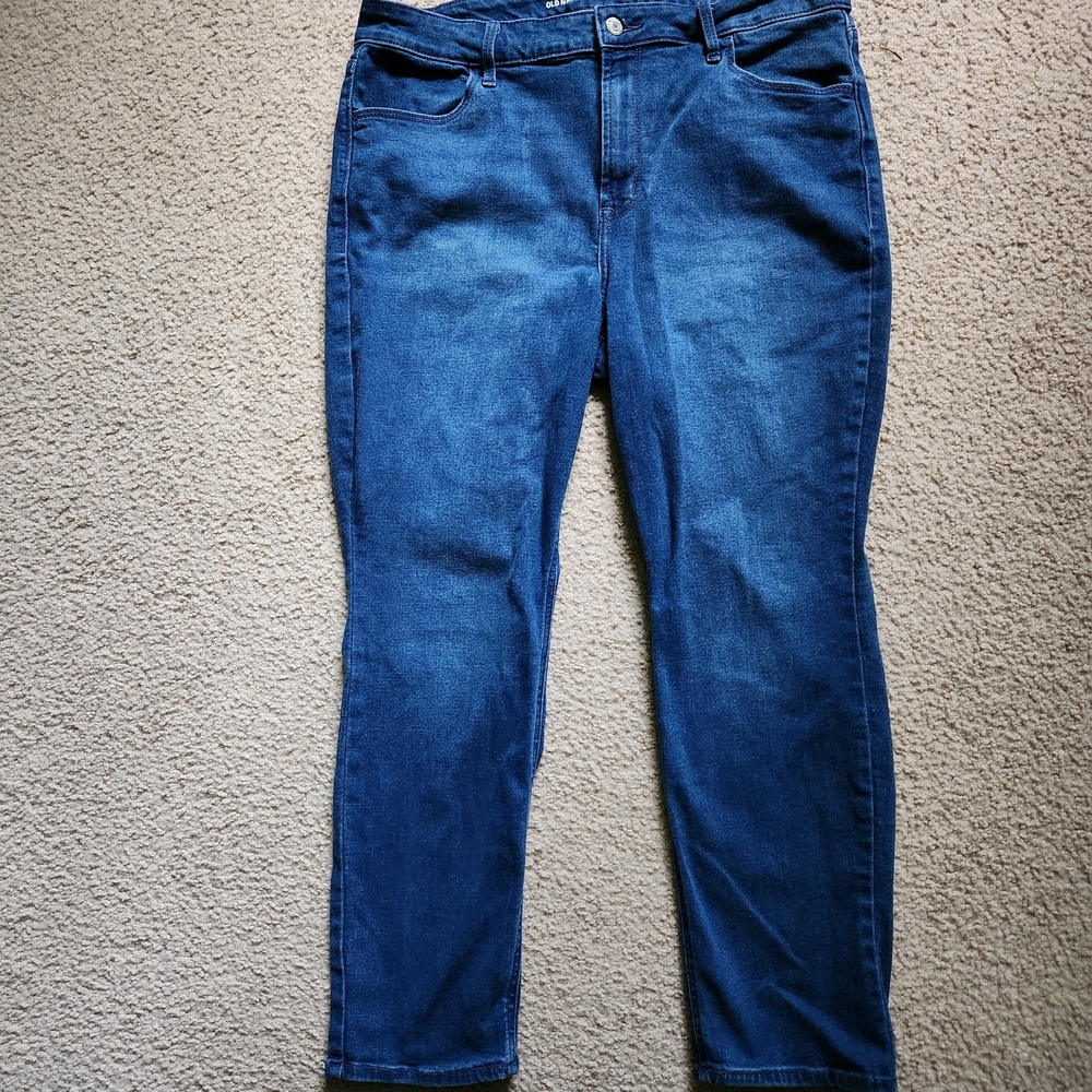 Old Navy Women's Straight Leg Jeans in Deep Blue